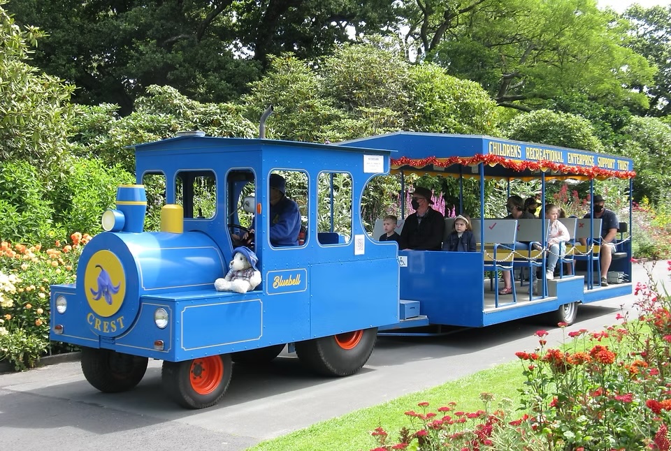 CREST train at the Dunedin Botanic Garden