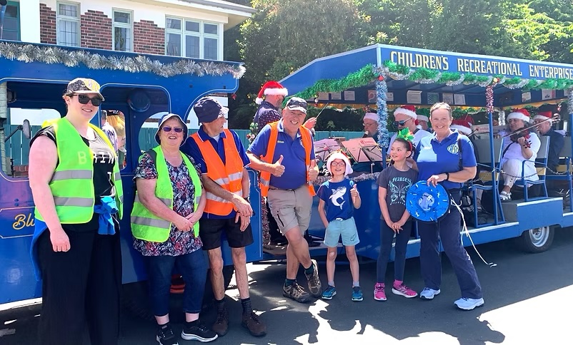 CREST volunteers and train